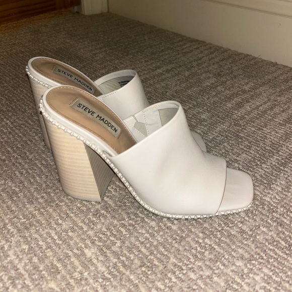 Steve Madden decoded heel with pearl trim - Picture 2 of 5